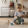 Björn&Schiller Kinder Kaffeemaschine Holz – Spielzeug Kaffeemaschine mit Zubehör, farbenfroh, fördert Kreativität und Feinmotorik, ab 3 Jahren