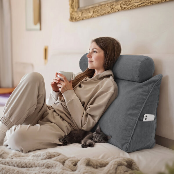 Björn&Schiller Lesekissen für Bett und Sofa, ergonomisches Wandpolster mit abnehmbarer Nackenrolle, zwei Seitentaschen und waschbarem Bezug, 70 cm