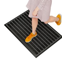Graue Fußmatte für draußen in verschiedenen Größen aus Aluminium als Schmutzfang