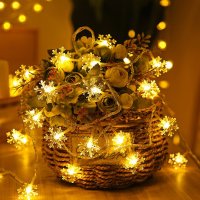 LED Lichterkette mit Schneeflocken, 2 Modi, 6m lang, batteriebetrieben, perfekt für Weihnachtsdeko und Fensterbeleuchtung