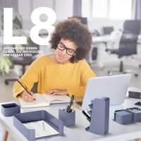 Blauer Schreibtisch-Organizer aus recyceltem Material mit Stiftehalter - umweltfreundliche Aufbewahrung fürs Büro. #Design #Bürobedarf #L8