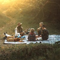 EVOCAMP Outdoor Teppich 250x300 cm, Vorzeltteppich, wetterfest und leicht - 2,3 kg, Picknickdecke für den Outdoor-Bereich, Rasenteppich aus Kunststoff-Fasern, geeignet für Terrasse und Balkon